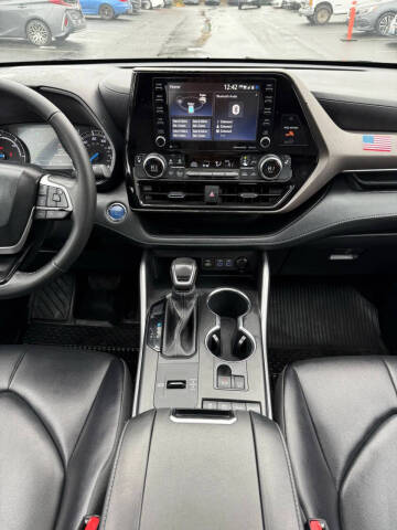 2022 Toyota Highlander Hybrid XLE