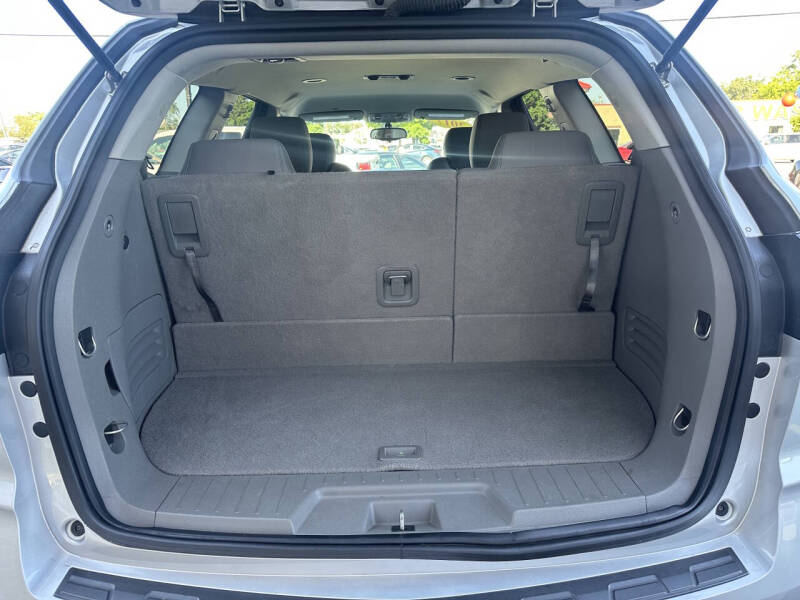 2017 Chevrolet Traverse LS