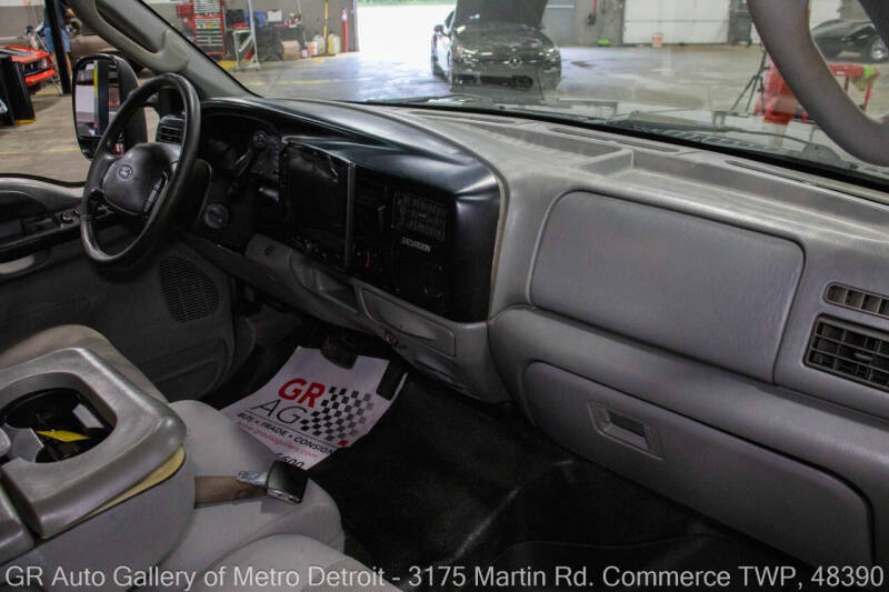 2005 Ford Excursion XLT