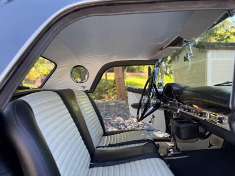 1957 Ford Thunderbird