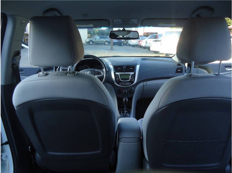 2013 Hyundai Accent SE