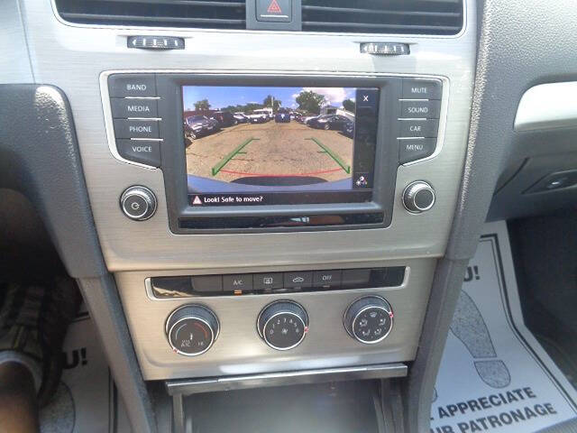 2016 Volkswagen Golf TSI SE