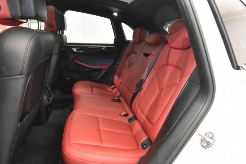 2020 Porsche Macan S