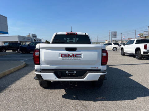 2024 GMC Canyon AT4