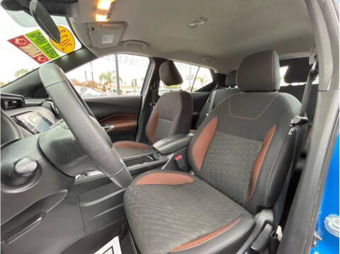 2023 Nissan Kicks SR