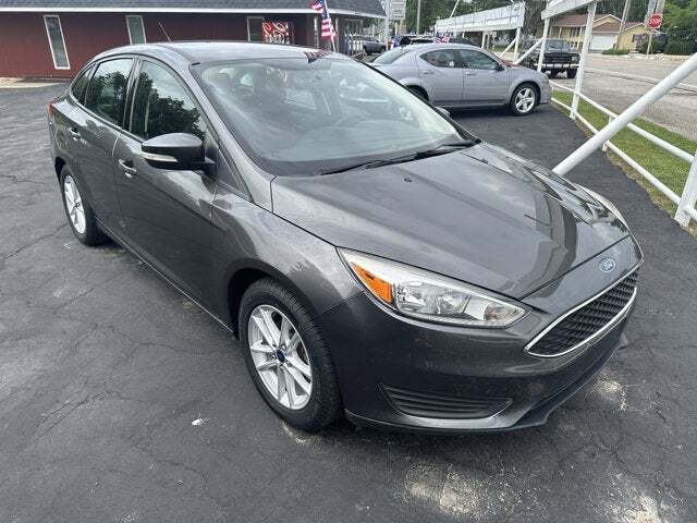Dk. Gray 2016 Ford Focus SE SE 4dr Sedan 2