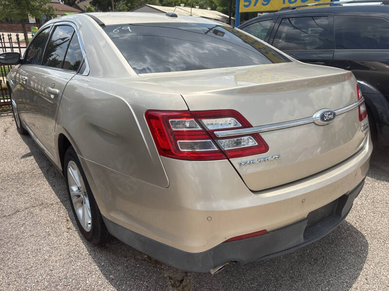 2017 Ford Taurus SEL