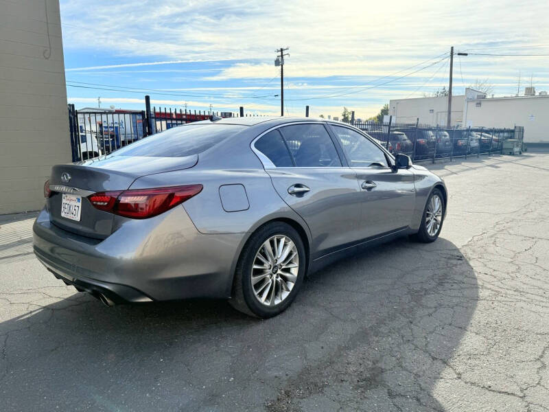 2019 INFINITI Q50 LUXE photo 6