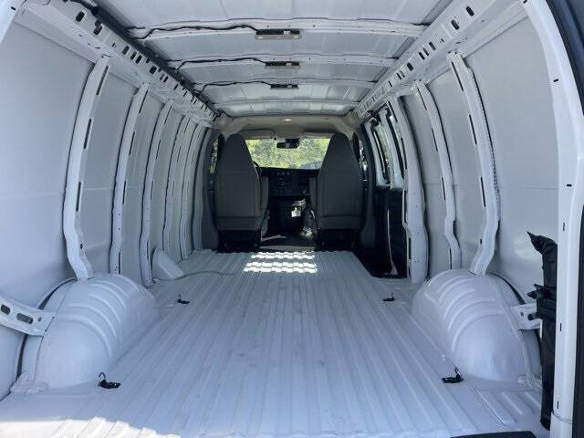 2025 GMC Savana 2500