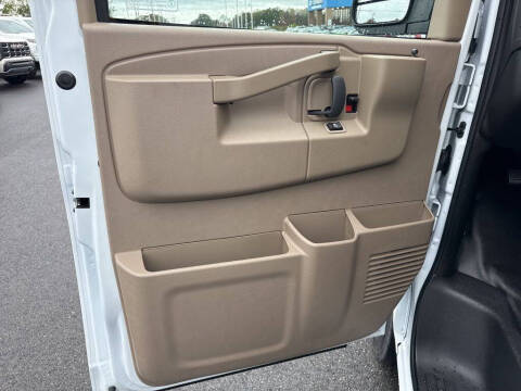 2025 Chevrolet Express 3500