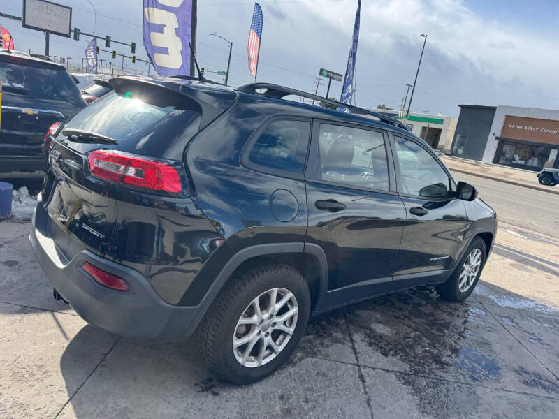 2015 Jeep Cherokee Sport