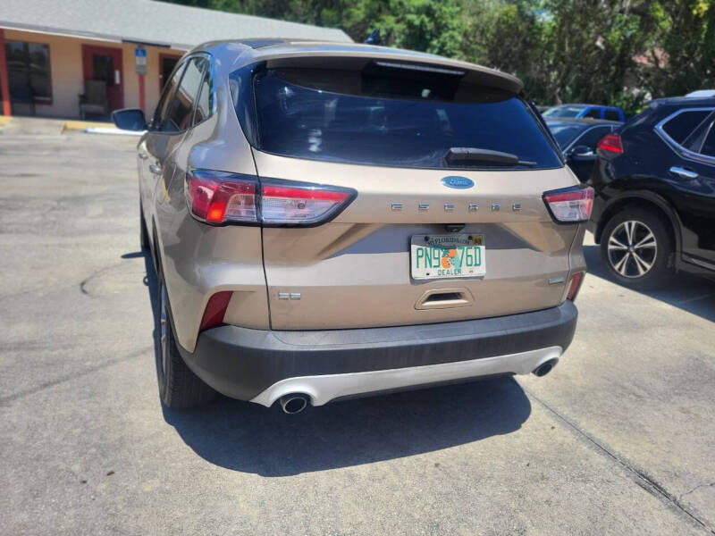 2020 Ford Escape SE