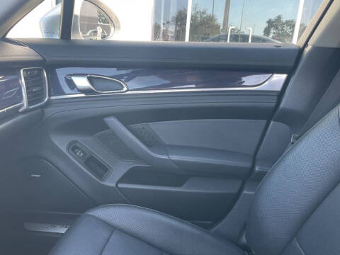 2011 Porsche Panamera 4