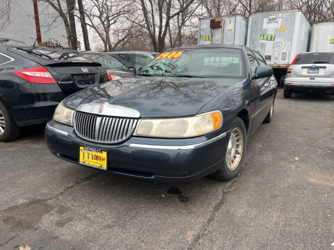 1998 Lincoln Town Car for sale at Morelia Auto Sales & Service in Maywood IL