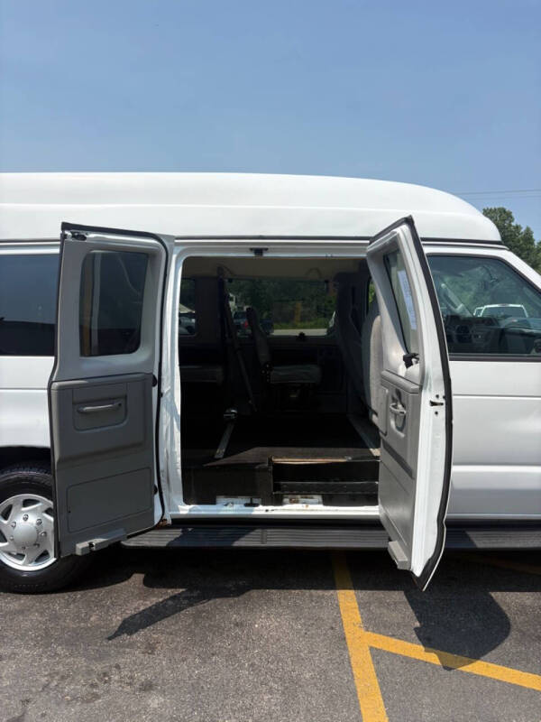 2012 Ford E-Series E-350 SD XL