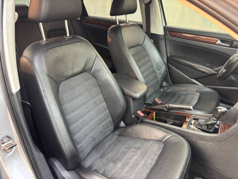 2012 Volkswagen Passat TDI SEL Premium