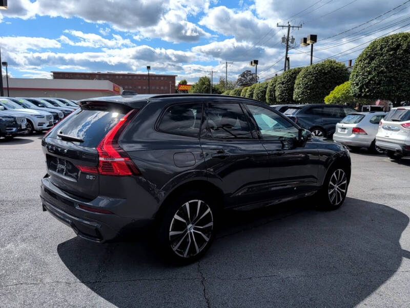 2023 Volvo XC60 B5 Plus Dark Theme