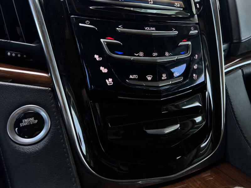 2015 Cadillac Escalade Luxury