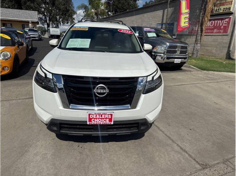 2022 Nissan Pathfinder SV