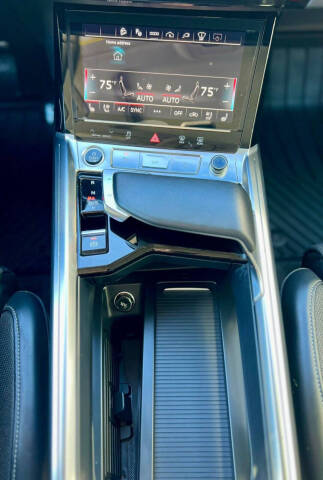 2024 Audi Q8 e-tron quattro Prestige