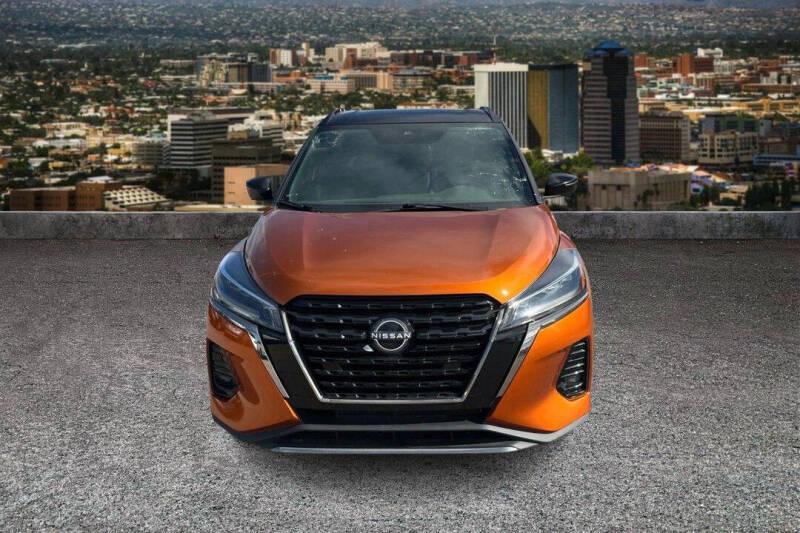 2022 Nissan Kicks SR