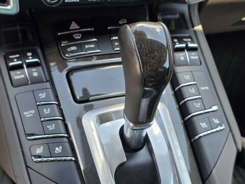 2017 Porsche Cayenne S E-Hybrid Platinum Edition