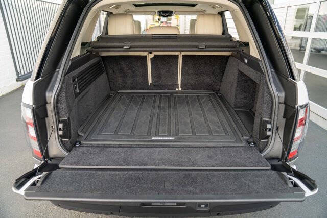 2017 Land Rover Range Rover 38