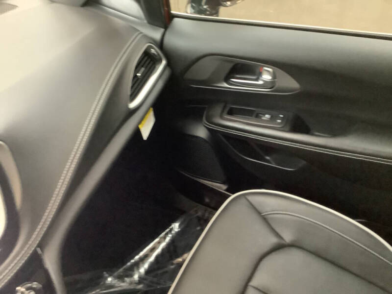 2027 Chrysler Pacifica Limited