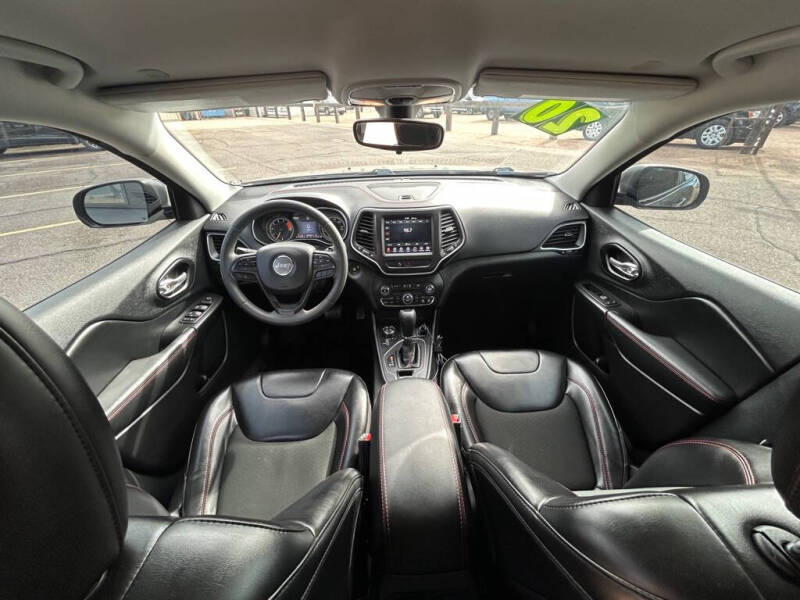 2020 Jeep Cherokee Trailhawk