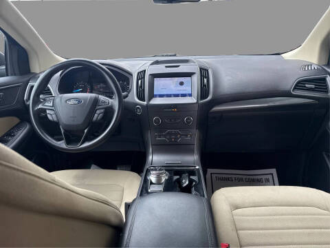 2020 Ford Edge SE