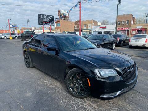 2018 Chrysler 300 for sale at Luxury Motors in Detroit MI