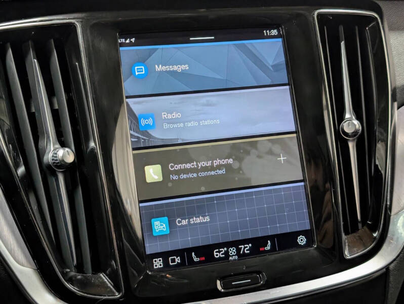 2023 Volvo S60 Recharge T8 Core Dark Theme