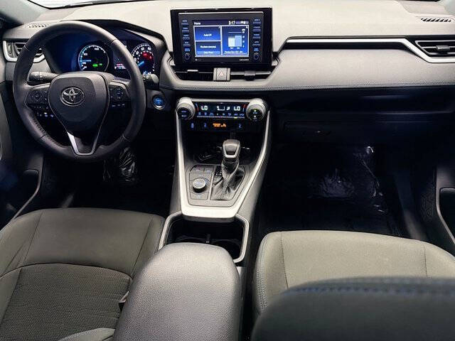 2022 Toyota RAV4 Hybrid SE