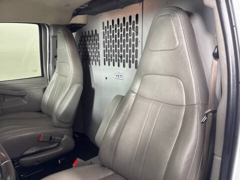 2022 Chevrolet Express 2500