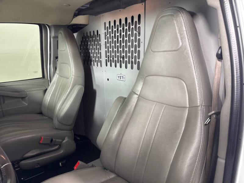 2022 Chevrolet Express 2500