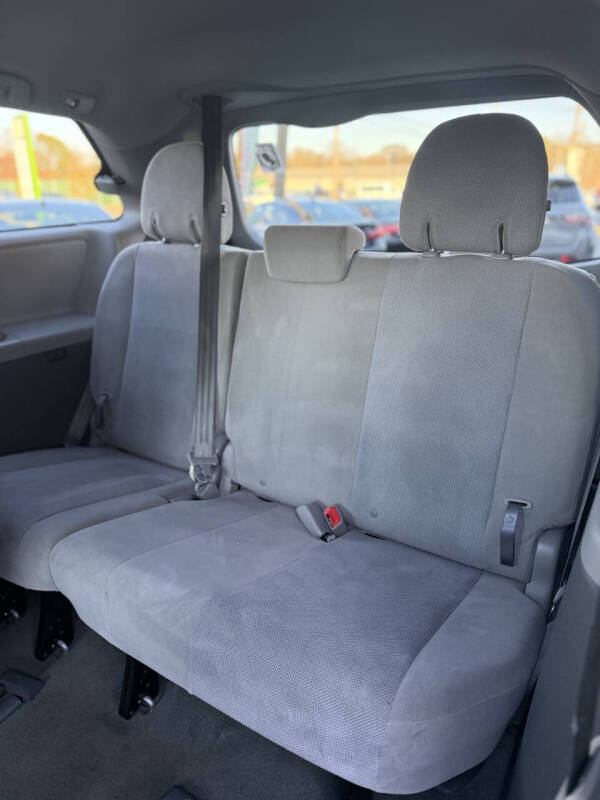 2016 Toyota Sienna L 7-Passenger