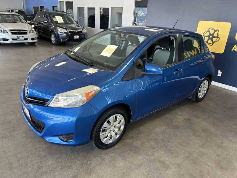 2012 Toyota Yaris 5-Door LE