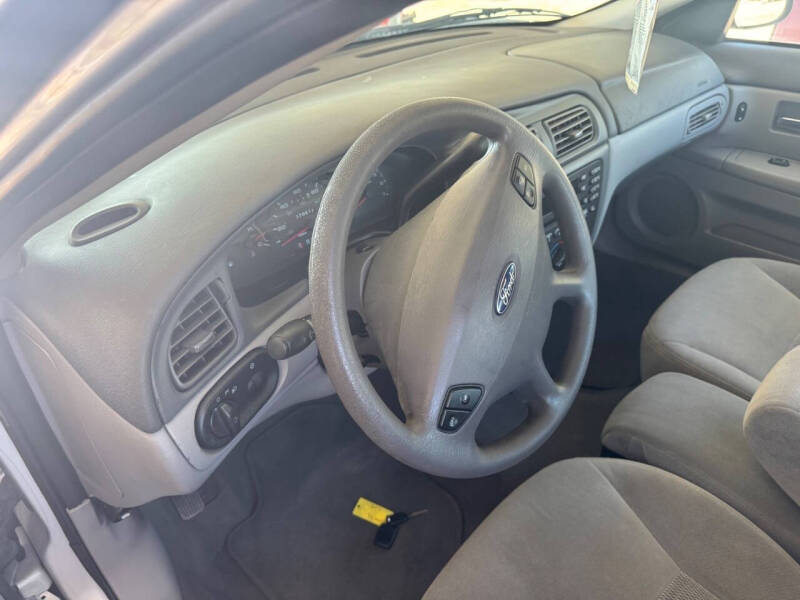 2003 Ford Taurus SES