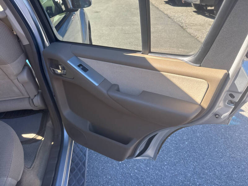 2006 Nissan Pathfinder LE