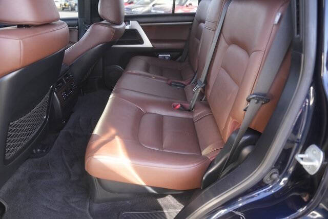 2018 Toyota Land Cruiser