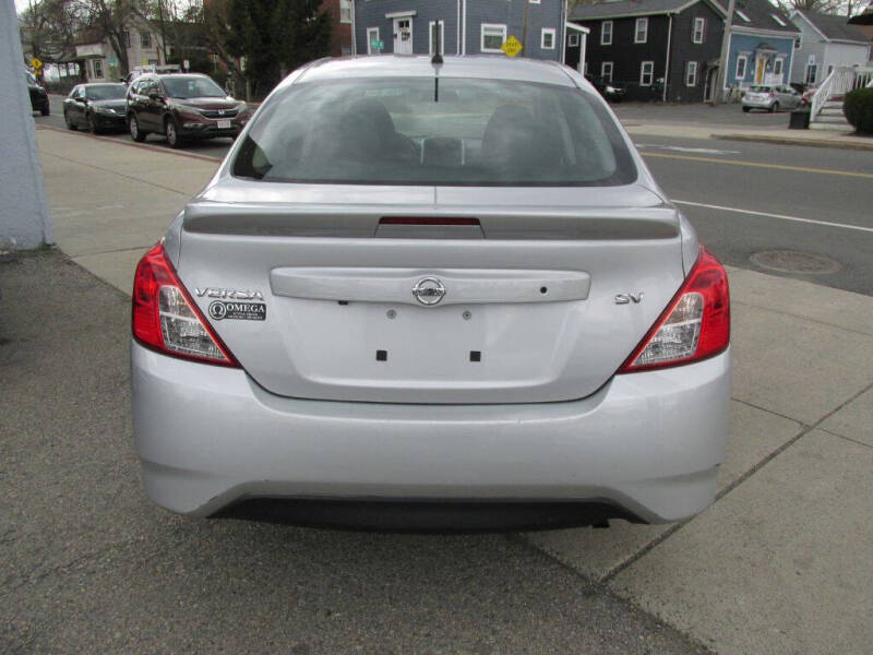 2019 Nissan Versa SV