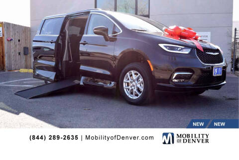 2022 Chrysler Pacifica for sale at CO Fleet & Mobility in Denver CO