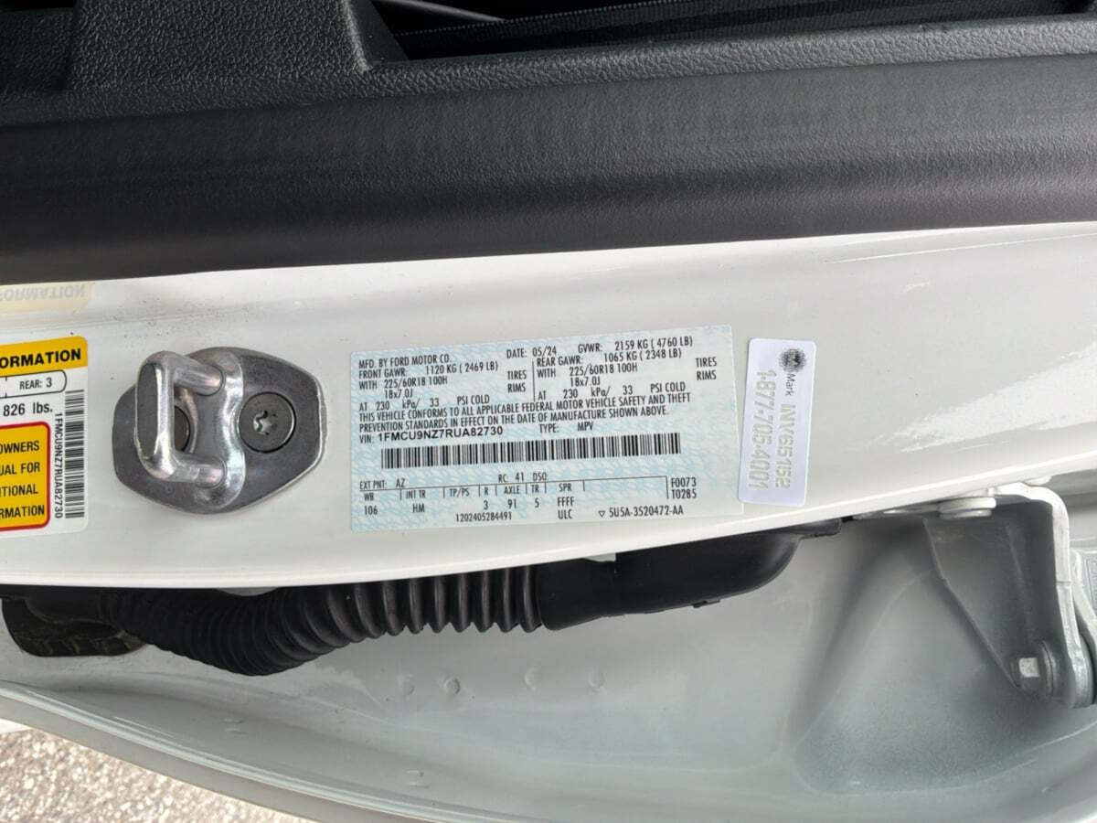 Star White Metallic Tri-Coat 2024 Ford Escape Hybrid ST-Line Select AWD ST-Line Select 4dr SUV 21