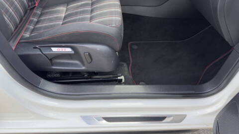 2013 Volkswagen GTI Wolfsburg Edition