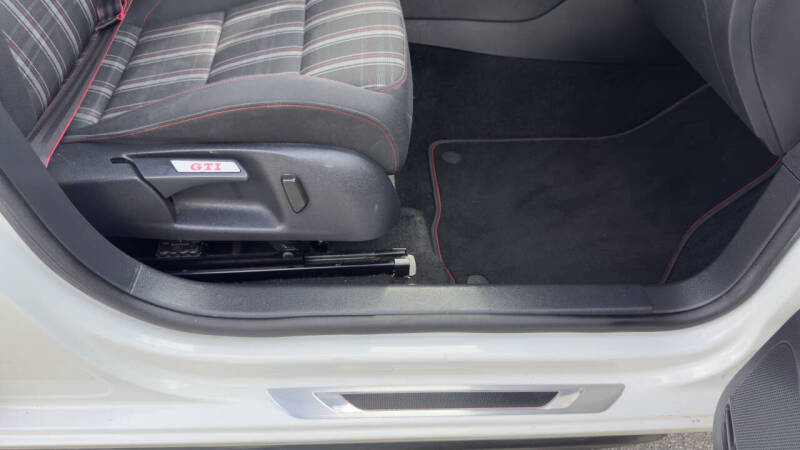 2013 Volkswagen GTI Wolfsburg Edition