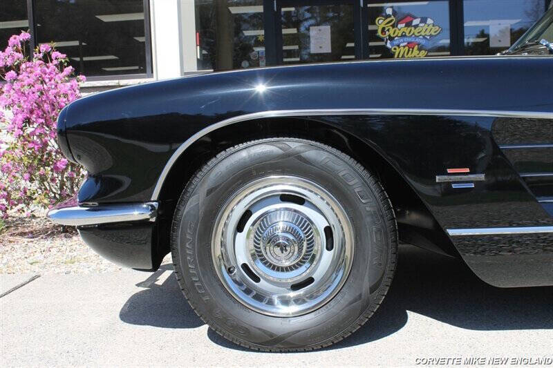 1961 Chevrolet Corvette 14