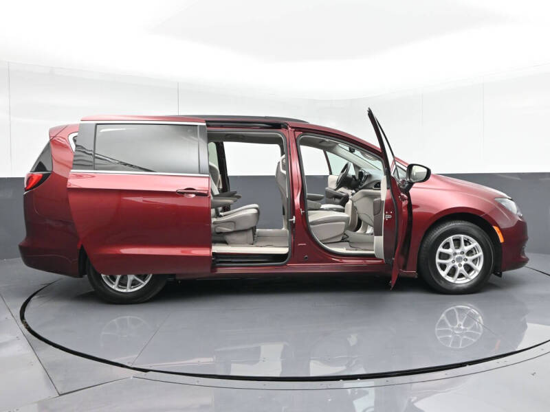 2020 Chrysler Voyager LXi