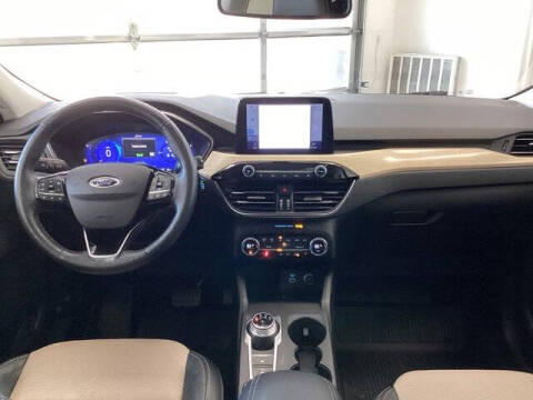 2021 Ford Escape Hybrid Titanium