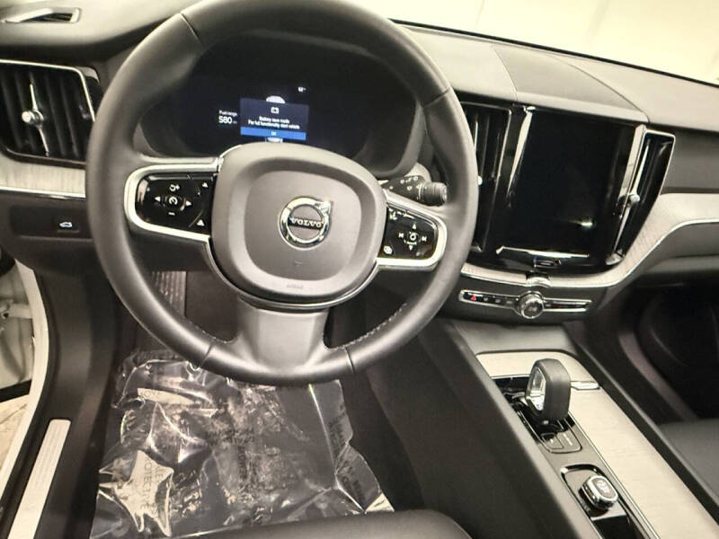 2025 Volvo XC60 B5 Plus Dark Theme