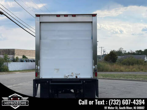 2011 Freightliner M2 106